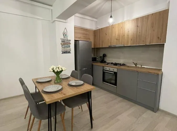 Moonlight Apartment Mamaia