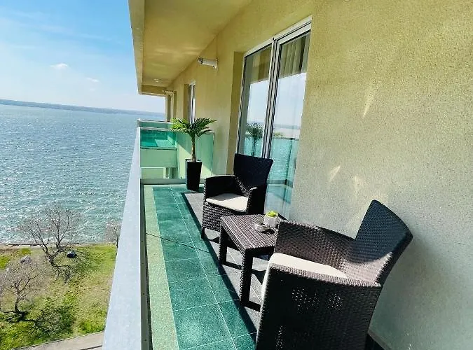 Apartment Moonlight Mamaia